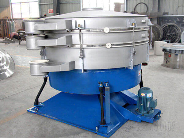 搖擺篩仿照的就是簡單的篩分方式雙眼雙手篩分,它是目前有效的模擬了人工篩分運(yùn)動的有效原理。